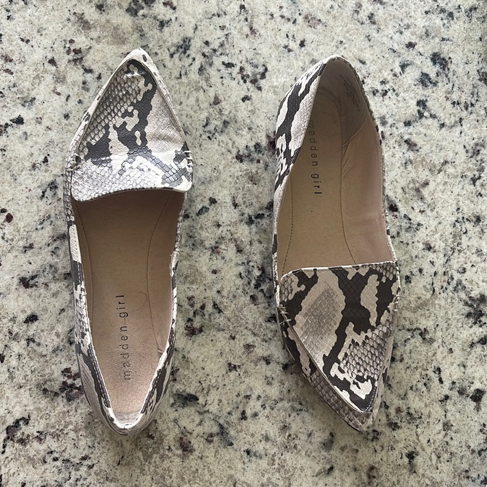 Madden Girl Snake Print Loafer Size 8